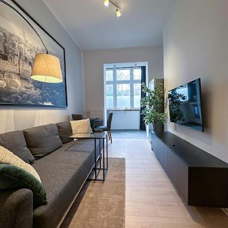 Modern City Apt. -With 2 Tv, Netflix And Work Desk إسن المظهر الخارجي الصورة