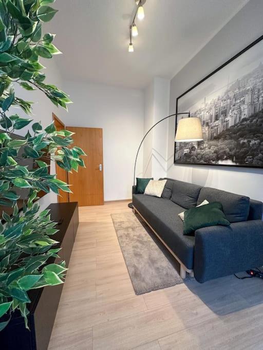 Modern City Apt. -With 2 Tv, Netflix And Work Desk إسن المظهر الخارجي الصورة